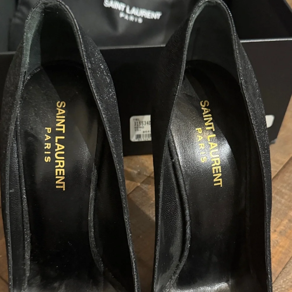 Saint Laurent Classic Black Heels - Picture 6 of 11